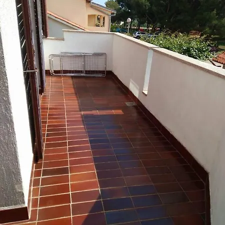 Maya Balcony * Banjole