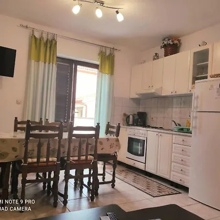 Appartement Maya Balcony Banjole